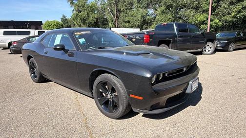 Pitch Black Clearcoat 2020 Dodge Challenger SXT