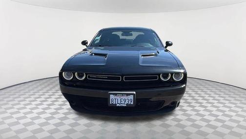 Pitch Black Clearcoat 2020 Dodge Challenger SXT