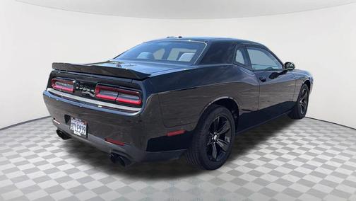 Pitch Black Clearcoat 2020 Dodge Challenger SXT