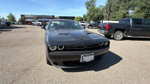 Pitch Black Clearcoat 2020 Dodge Challenger SXT