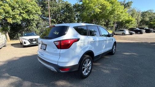 Oxford White 2019 Ford Escape SE