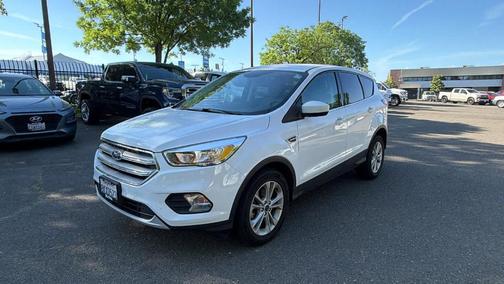 Oxford White 2019 Ford Escape SE