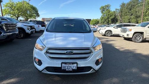 Oxford White 2019 Ford Escape SE