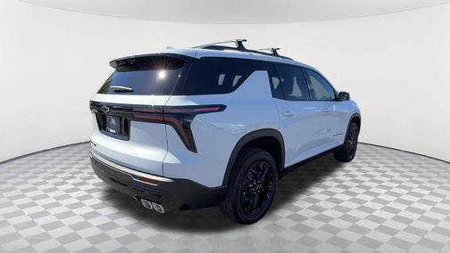 Summit White 2026 Chevrolet Traverse LT