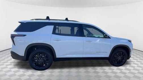 Summit White 2026 Chevrolet Traverse LT