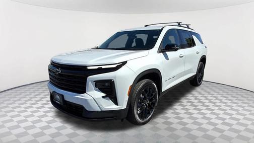 Summit White 2026 Chevrolet Traverse LT