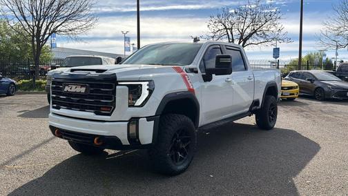 Summit White 2024 GMC Sierra 2500 AT4