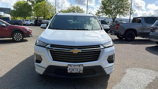Iridescent Pearl Tricoat 2023 Chevrolet Traverse High Country