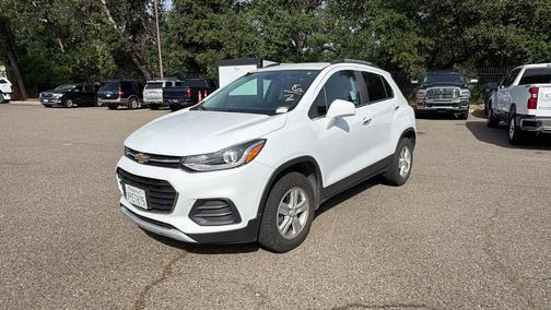 Summit White 2017 Chevrolet Trax LT