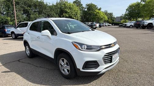Summit White 2017 Chevrolet Trax LT