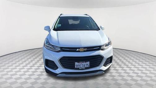 Summit White 2017 Chevrolet Trax LT