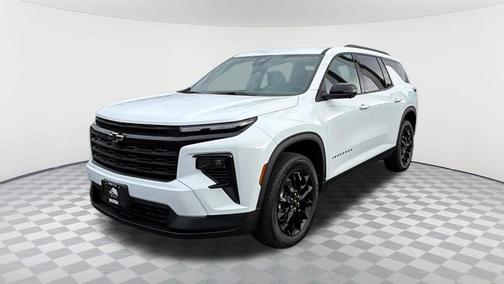 Summit White 2026 Chevrolet Traverse LT