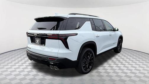 Summit White 2026 Chevrolet Traverse LT