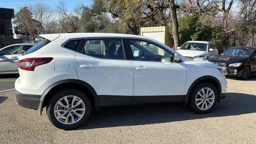 2022 Nissan Rogue Sport S