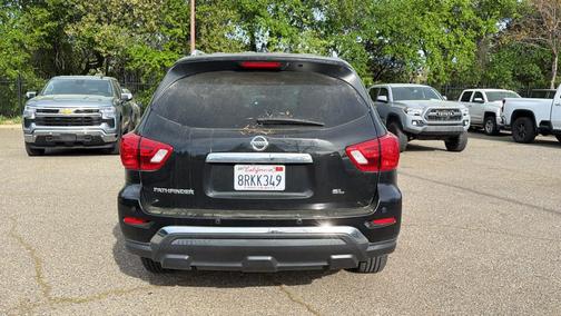 2019 Nissan Pathfinder SL
