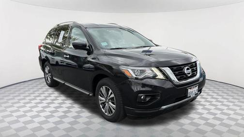 2019 Nissan Pathfinder SL