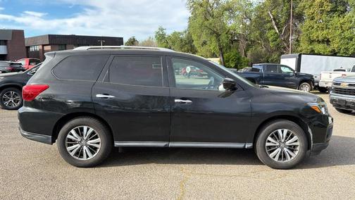 2019 Nissan Pathfinder SL