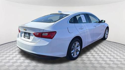 Summit White 2024 Chevrolet Malibu LT