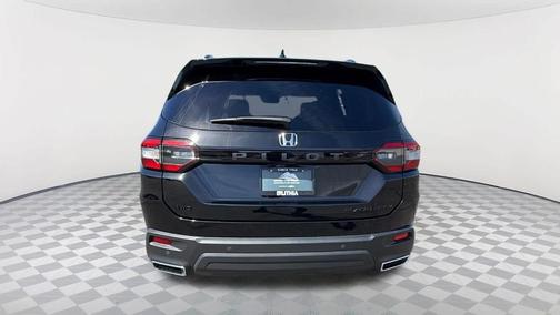 Crystal Black Pearl 2025 Honda Pilot Black Edition