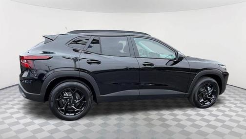 Mosaic Black Metallic 2026 Chevrolet Trax LT