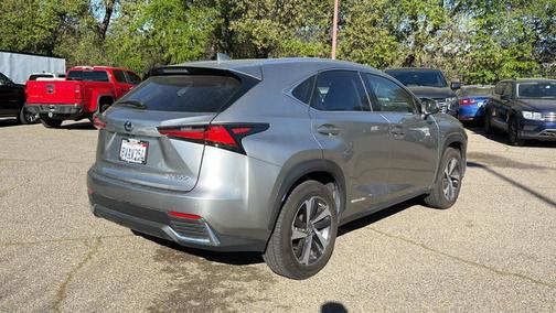 2021 Lexus NX 300h 