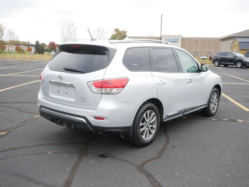 2016 Nissan Pathfinder SL