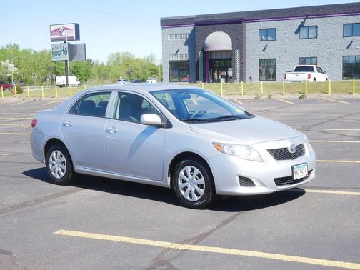 Classic Silver 2009 Toyota Corolla LE