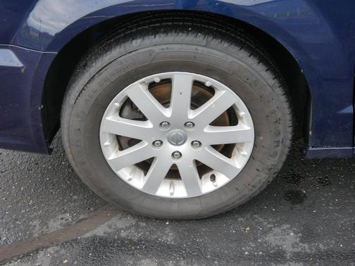 True Blue Pearlcoat 2014 Chrysler Town & Country Touring