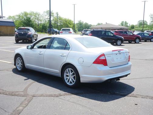 Ingot Silver Metallic 2011 Ford Fusion SEL