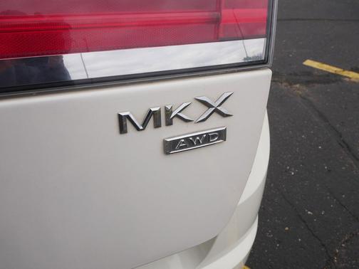 White Chocolate Tri-Coat 2008 Lincoln MKX Base