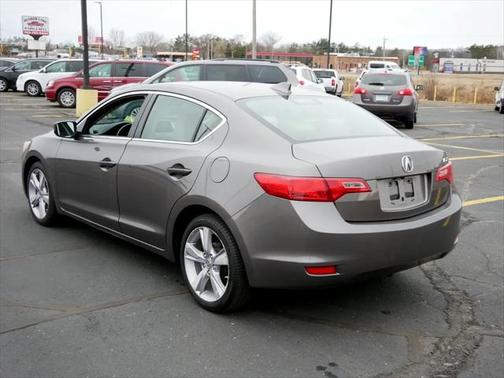 2013 Acura ILX 2.0L w/Premium Package
