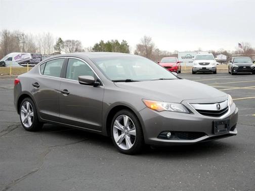 2013 Acura ILX 2.0L w/Premium Package