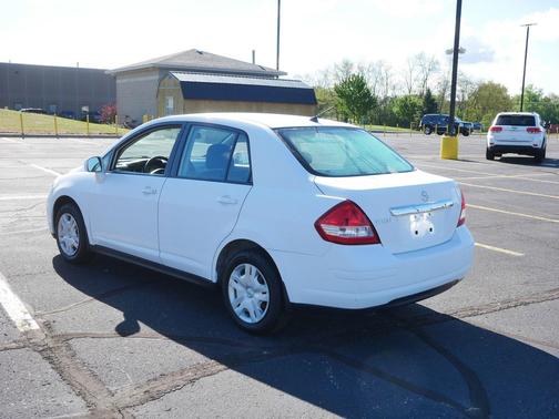 Fresh Powder 2010 Nissan Versa 1.8 S