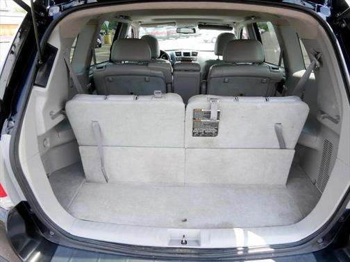 2011 Toyota Highlander SE
