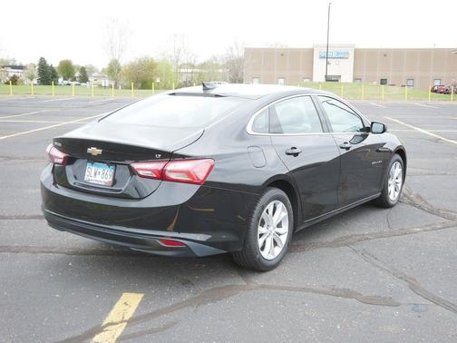 Mosaic Black Metallic 2022 Chevrolet Malibu FWD LT