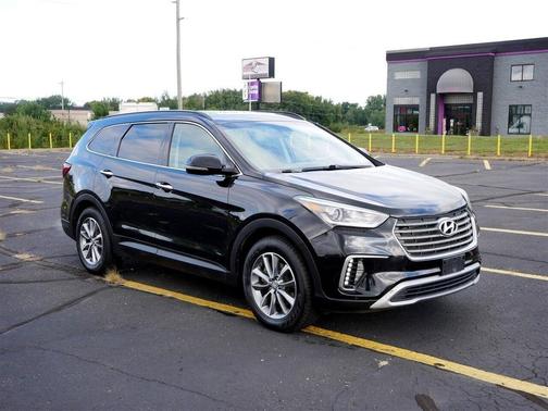 2017 Hyundai SANTA FE SE