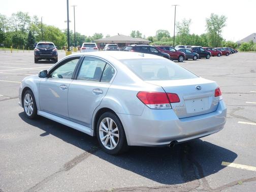 Ice Silver Metallic 2013 Subaru Legacy Limited
