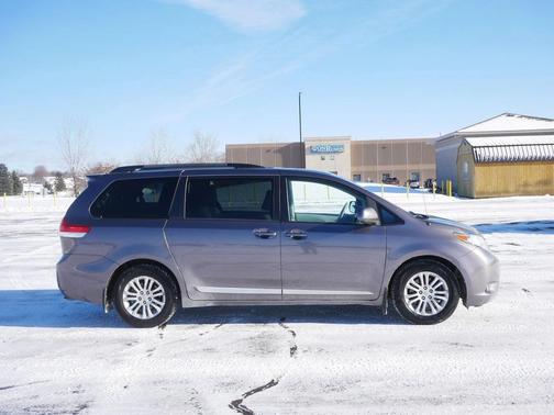 2011 Toyota Sienna 