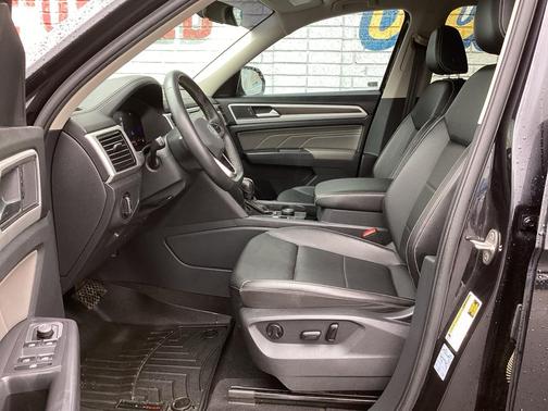 2022 Volkswagen Atlas 2.0T SE w/Technology 4MOTION