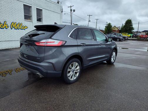 Carbonized Gray Metallic 2022 Ford Edge Titanium