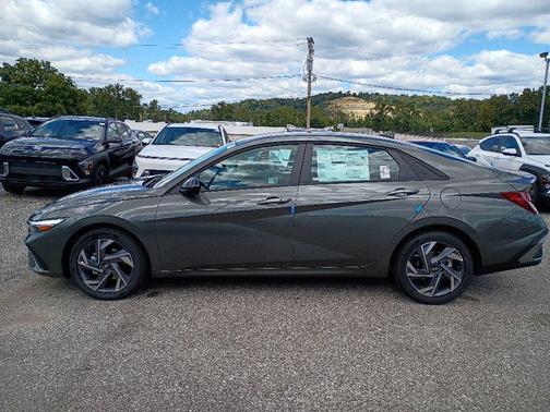 2025 Hyundai ELANTRA Sport