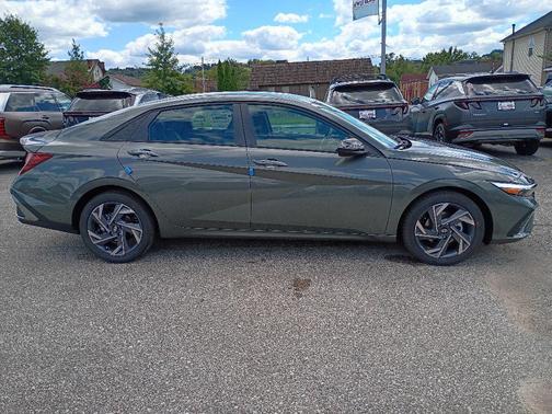 2025 Hyundai ELANTRA Sport