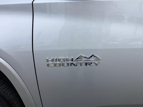 2022 Chevrolet Traverse High Country