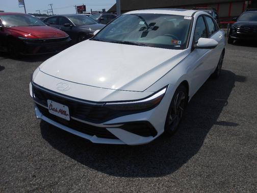 2025 Hyundai ELANTRA SEL