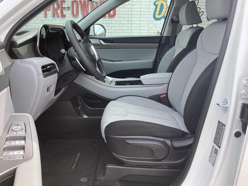 2025 Hyundai PALISADE SE