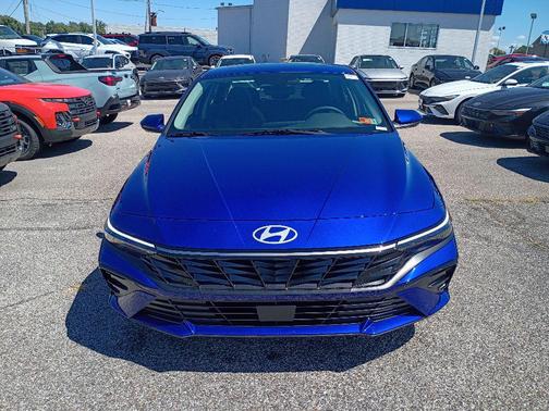 2025 Hyundai ELANTRA SEL