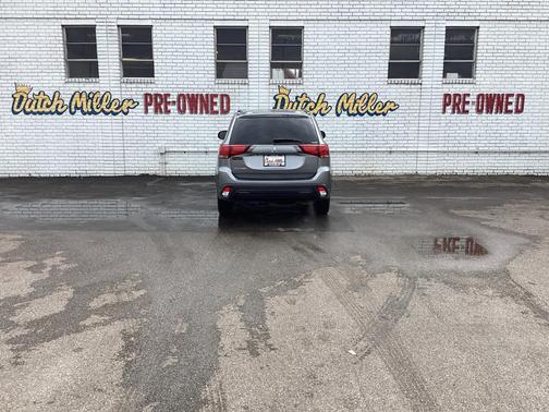 2020 Mitsubishi Outlander LE