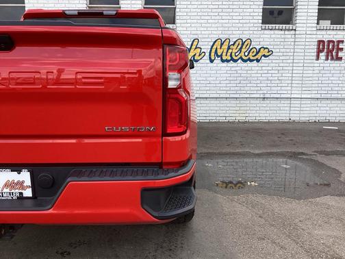 2022 Chevrolet Silverado 1500 Custom