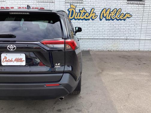 2022 Toyota RAV4 LE