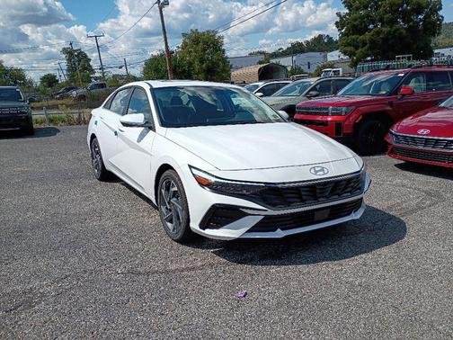 2025 Hyundai ELANTRA SEL